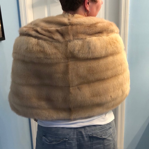 Genuine Mink Shawl - Picture 3 of 6